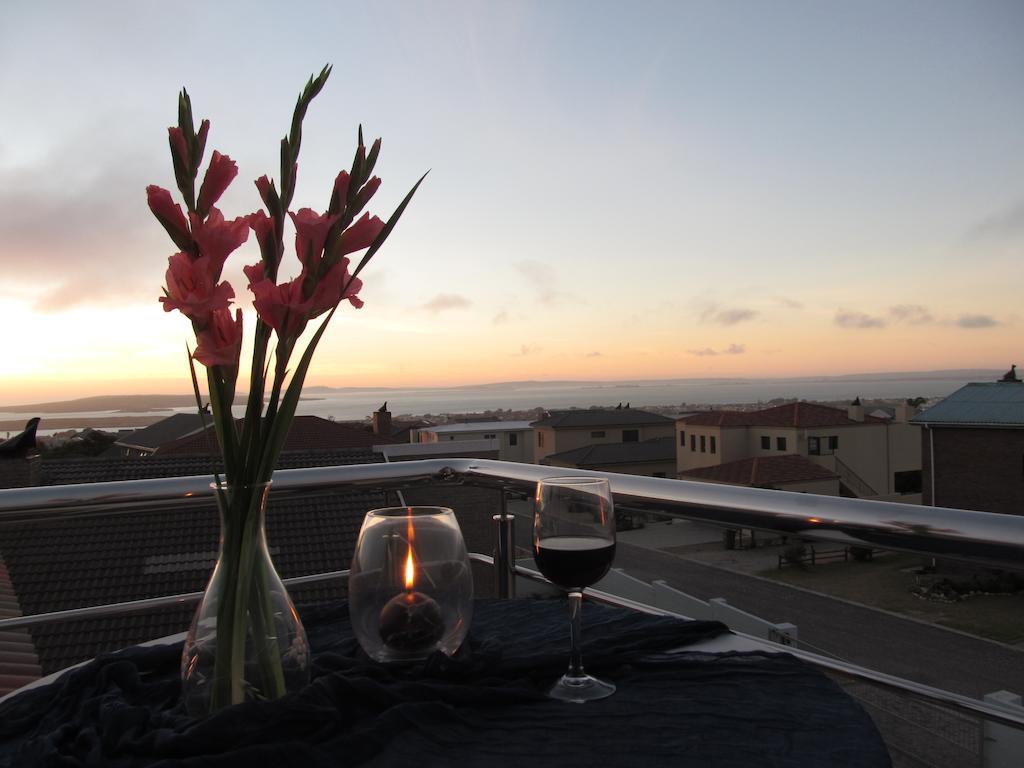 Alabaster Box Guesthouse Langebaan Exterior photo